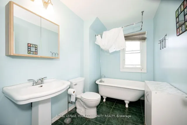 Additional image 8 of 98 Woodmount Ave