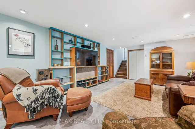 Additional image 31 of 61 Larkspur Cres