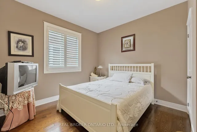 Additional image 24 of 28 Hampton Springs Dr