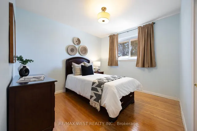 Additional image 17 of 588 Hyacinthe Blvd