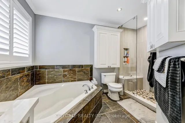 Additional image 26 of 24 Simpson Ave