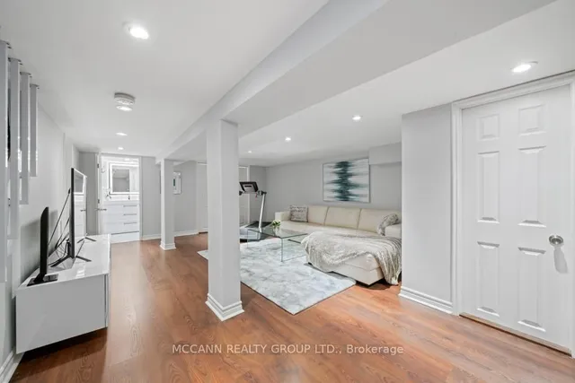 Additional image 29 of 183 Lawrence Ave