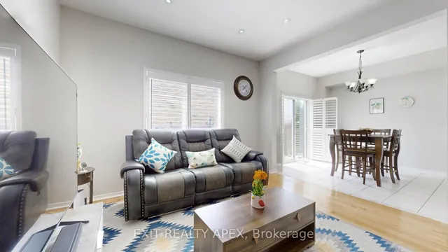 Additional image 10 of 77 Commodore Dr