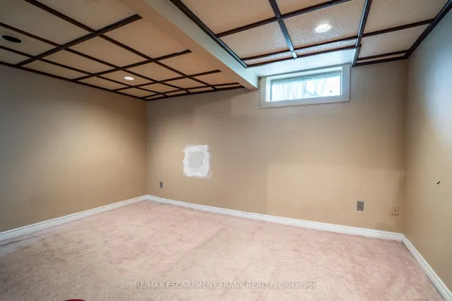 Additional image 33 of 12 Rossmore Ave