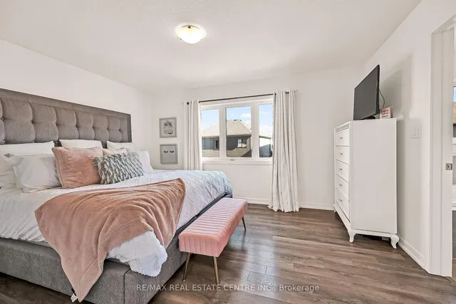 Additional image 21 of 18 Scarletwood St