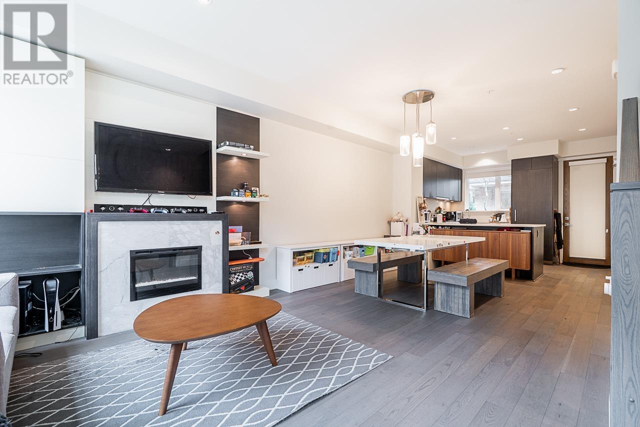 5512 OAK STREET|Vancouver, British Columbia V6M2V6