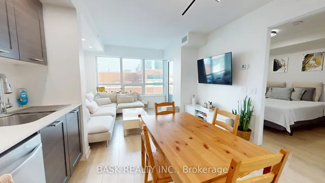 2220 Lake Shore Blvd Unit 406
