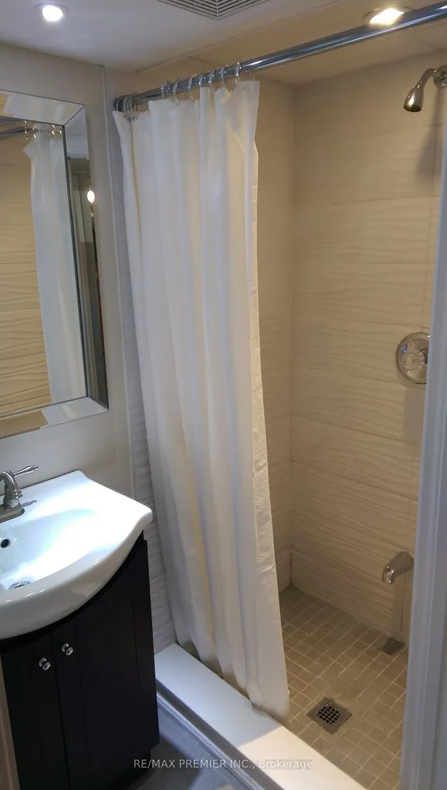 Additional image 19 of 1013 Briar Hill Ave