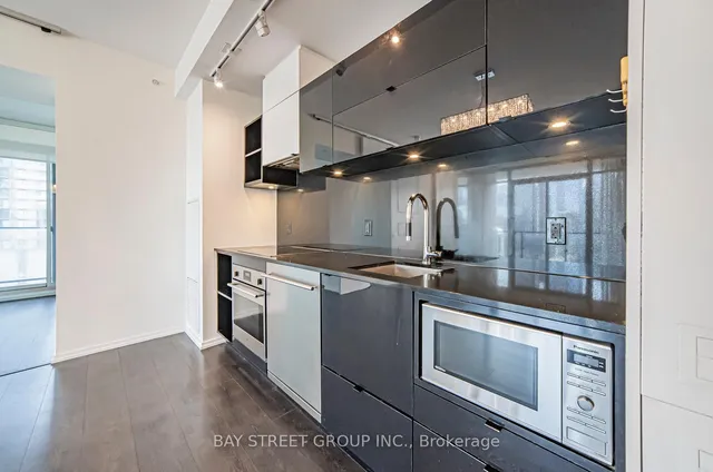 Additional image 17 of 125 Peter St Unit 2509