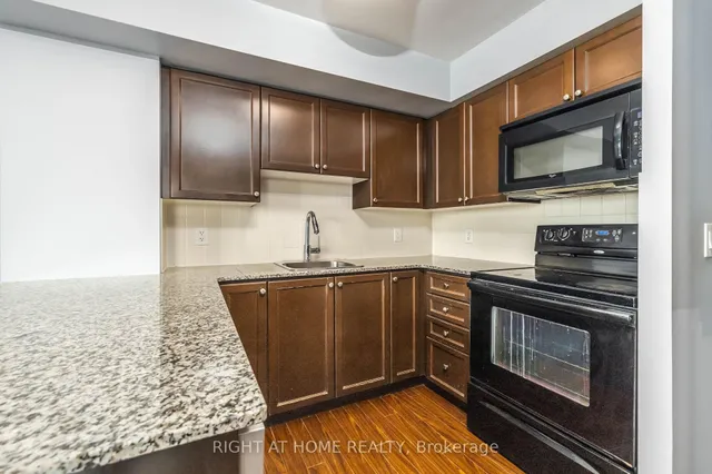 Additional image 16 of 125 Village Green Sq Unit 3703