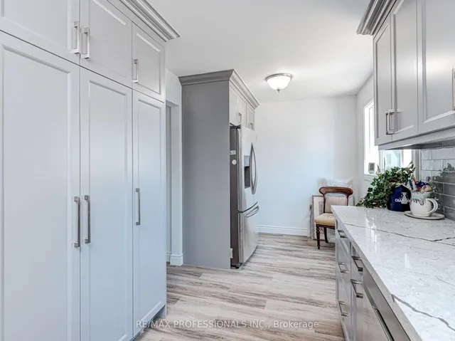 Additional image 20 of 2416 Malcolm Cres