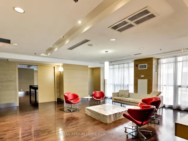 Additional image 41 of 23 Carlton St Unit 310