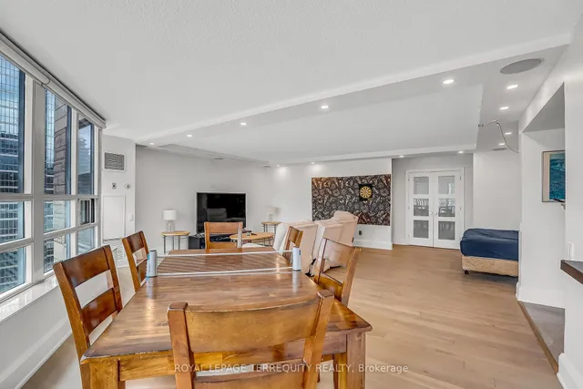 Additional image 11 of 71 Simcoe St Unit 2103