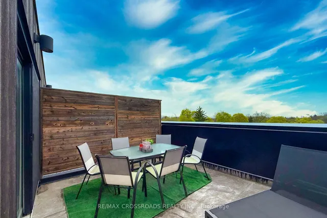 Additional image 43 of 536A Eglinton Ave