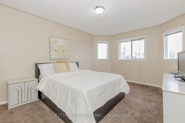 Additional image 32 of 382 Harrowsmith Dr