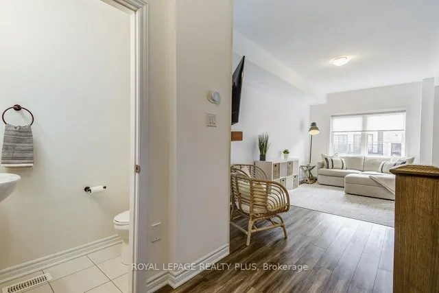 Additional image 11 of 383 Dundas St Unit 34