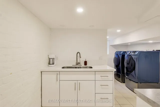 Additional image 47 of 17 Melbourne Ave