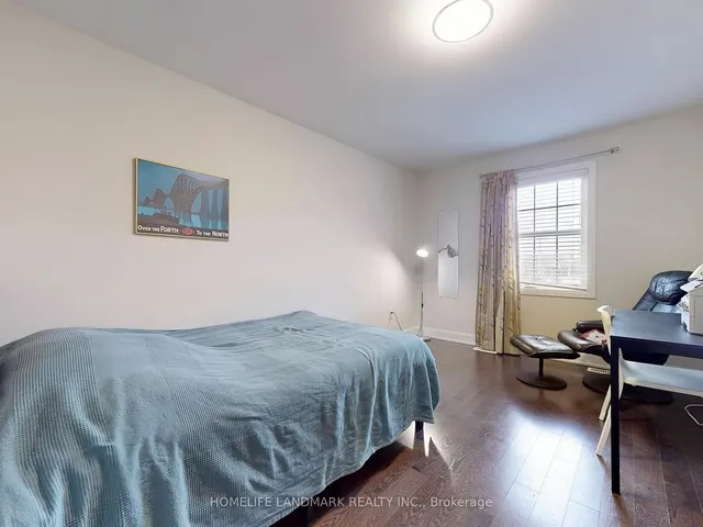 Additional image 20 of 813 Banks Cres