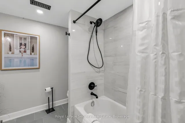 Additional image 32 of 245 Avondale Blvd