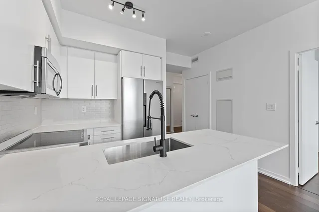 Additional image 7 of 65 Bremner Blvd Unit 4101