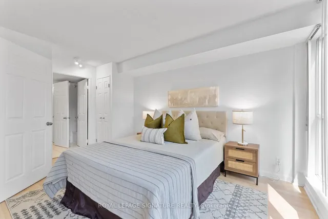 Additional image 21 of 24 Wellesley St Unit 610