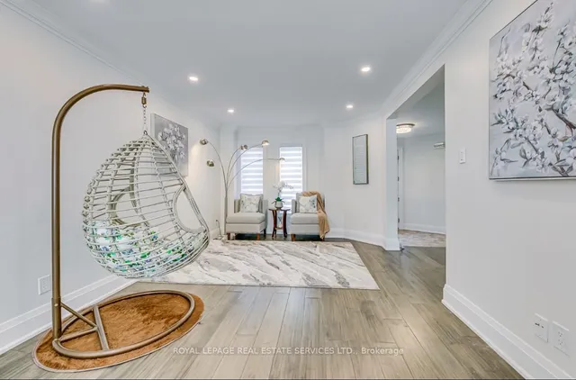 Additional image 5 of 1097 Grandeur Cres