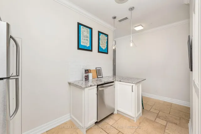 Additional image 17 of 393 King St Unit 401