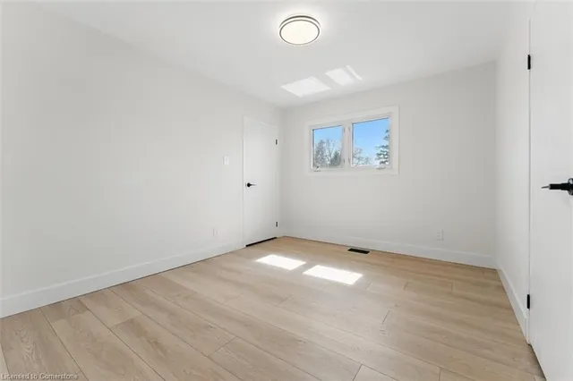 Additional image 30 of 90 Euclid Ave