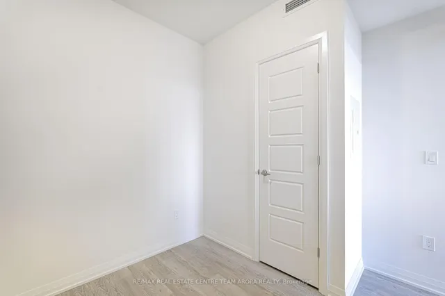 Additional image 21 of 1415 Dundas St Unit 415