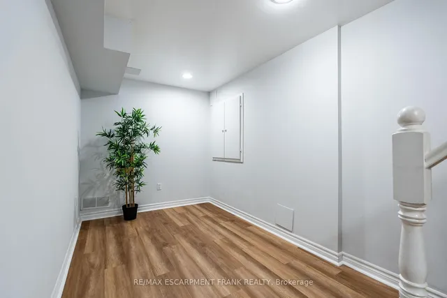 Additional image 39 of 83 Foxborough Dr