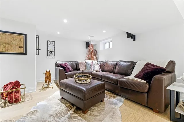 Additional image 32 of 6 Tweedsmuir Ave