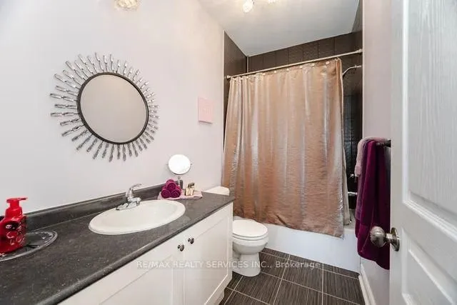 Additional image 31 of 17 Platform Cres