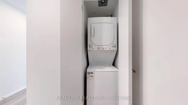 Additional image 29 of 197 Yonge St Unit 3202