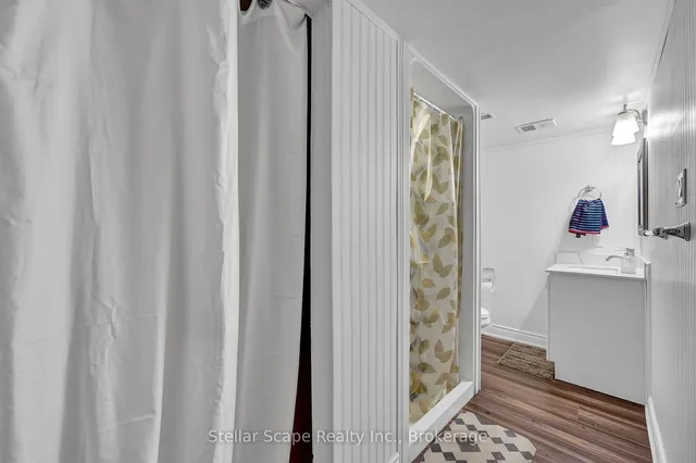 Additional image 23 of 42 Tupper Cres