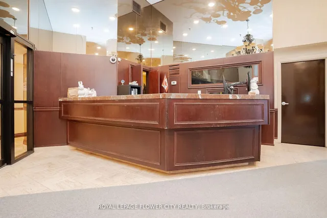 Additional image 8 of 3650 Kaneff Cres Unit 801