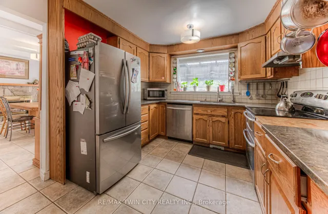 Additional image 13 of 92 Pinehurst Cres