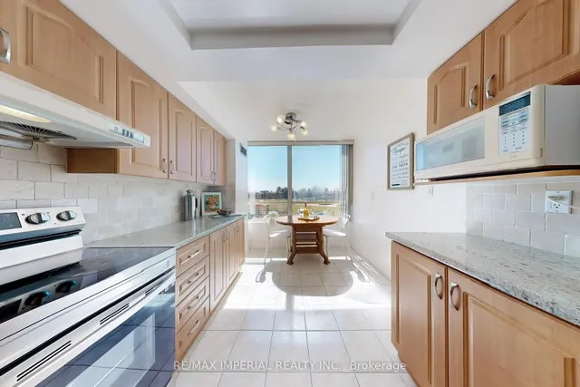 Additional image 9 of 330 Alton Towers Circ Unit 210