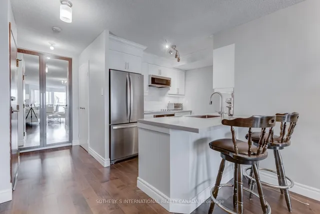 Additional image 11 of 10 Yonge St Unit 2608