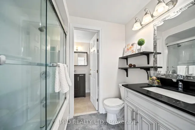 Additional image 18 of 734 Briar Cres