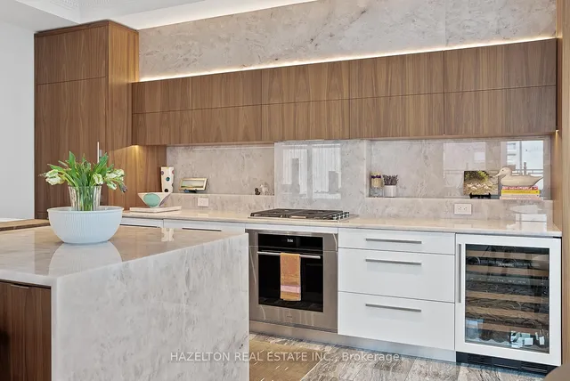 Additional image 5 of 1 St Thomas St Unit 7D