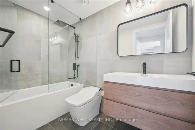 Additional image 11 of 70 Roehampton Ave Unit 314