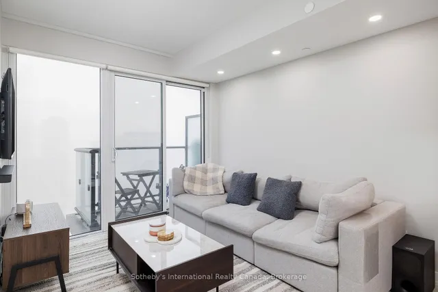 Additional image 16 of 19 Western Battery Rd Unit 2608