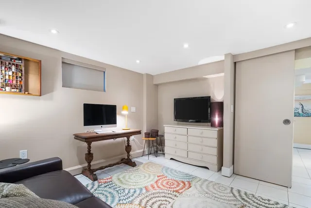 Additional image 31 of 1370 Davenport Rd