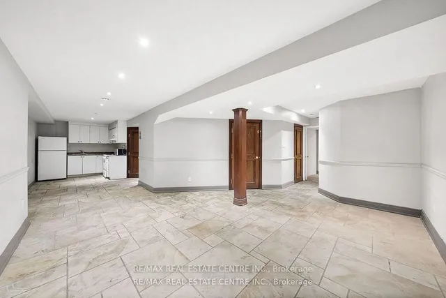 Additional image 32 of 49 Hollowgrove Blvd