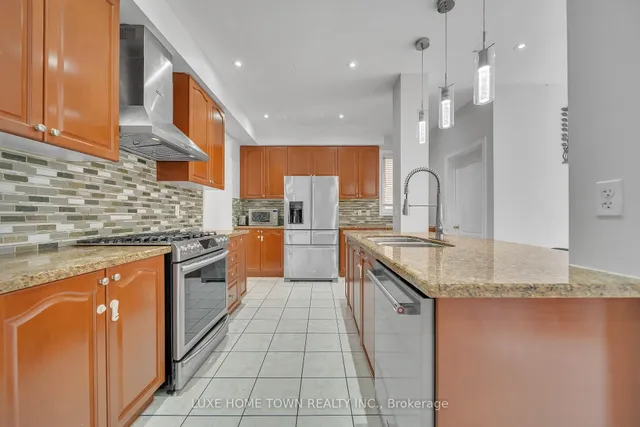 Additional image 17 of 26 Bluffwood Cres Cres