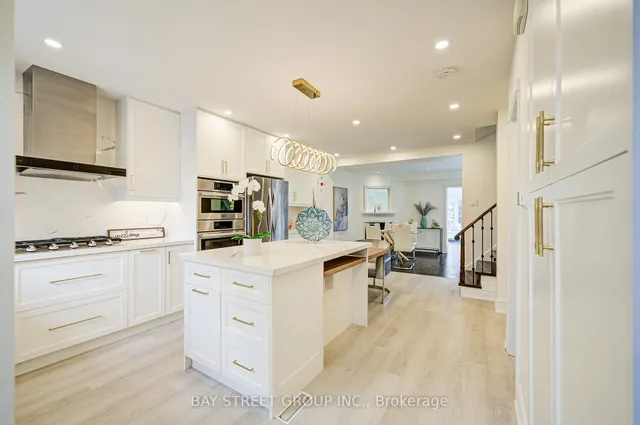 Additional image 5 of 102 Mossbrook Cres