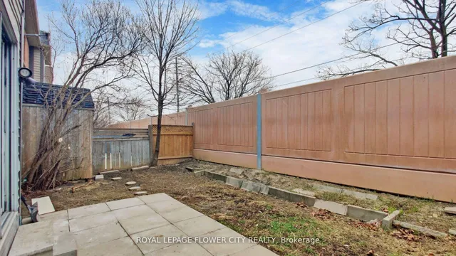 Additional image 40 of 101 Chipmunk Cres