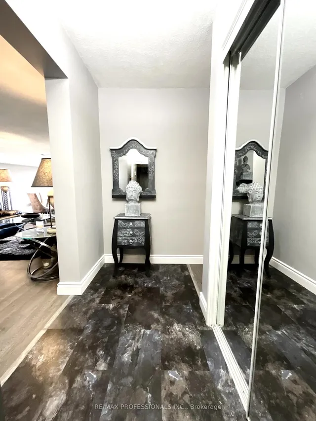 Additional image 5 of 551 The West Mall N/A Unit 1622