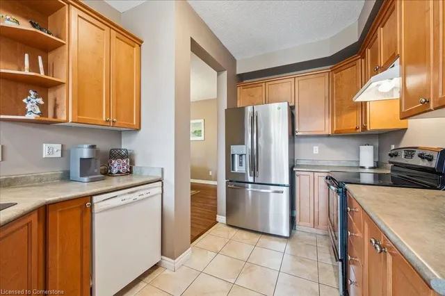 Additional image 36 of 519 Commonwealth Cres