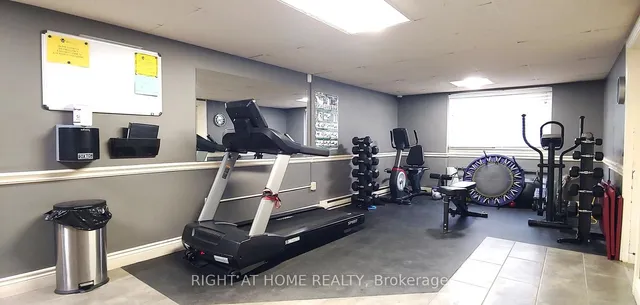 Additional image 4 of 64 Benton St Unit 1002